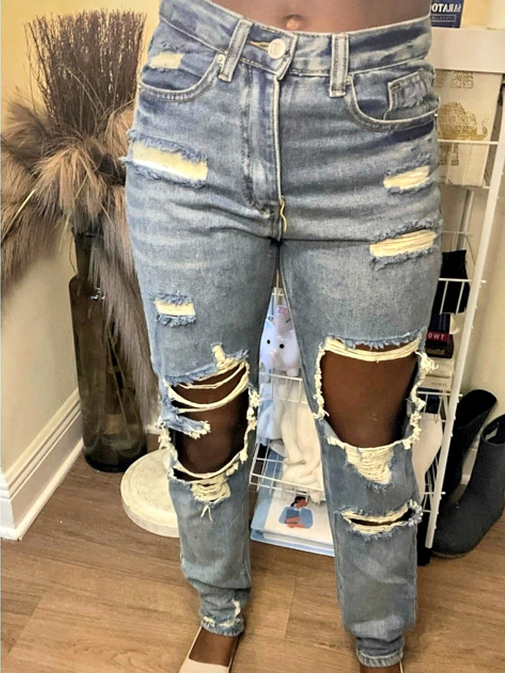Distressed Skinny Jeans in Blue